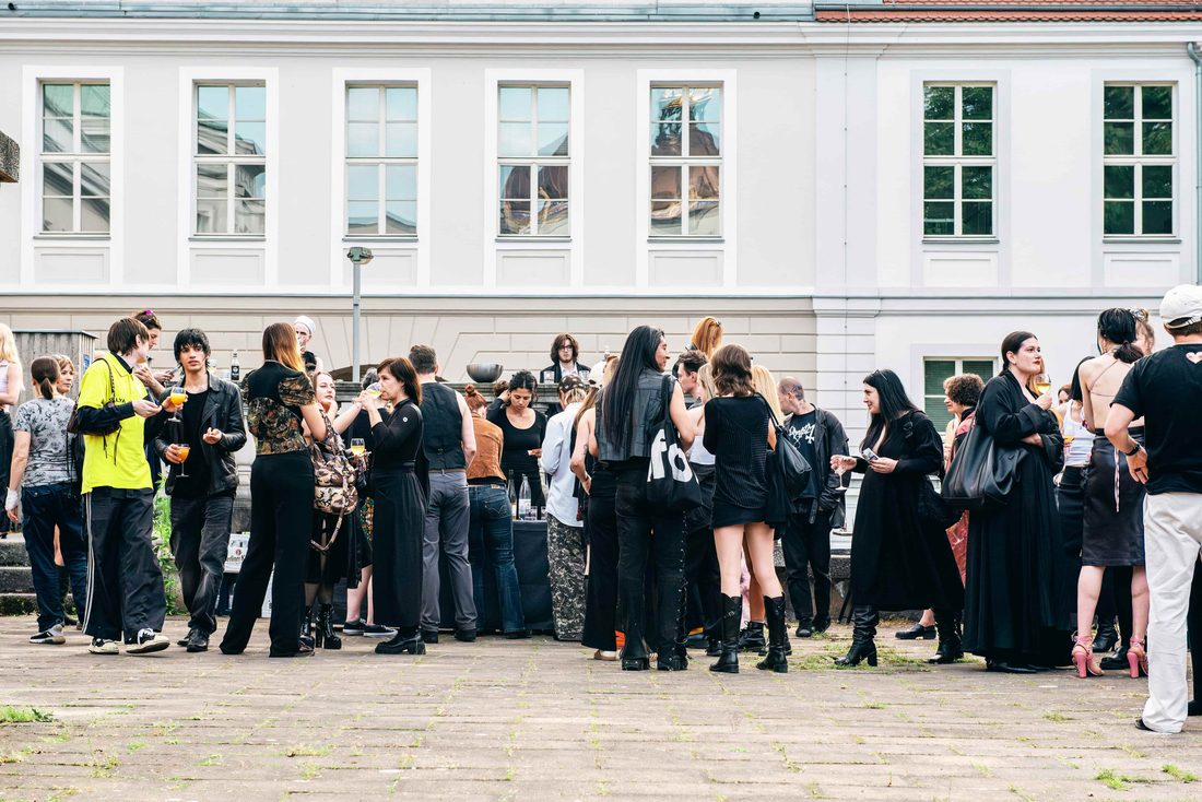 Temptress issue 6 launch — crowd outside Schinkel Pavillon